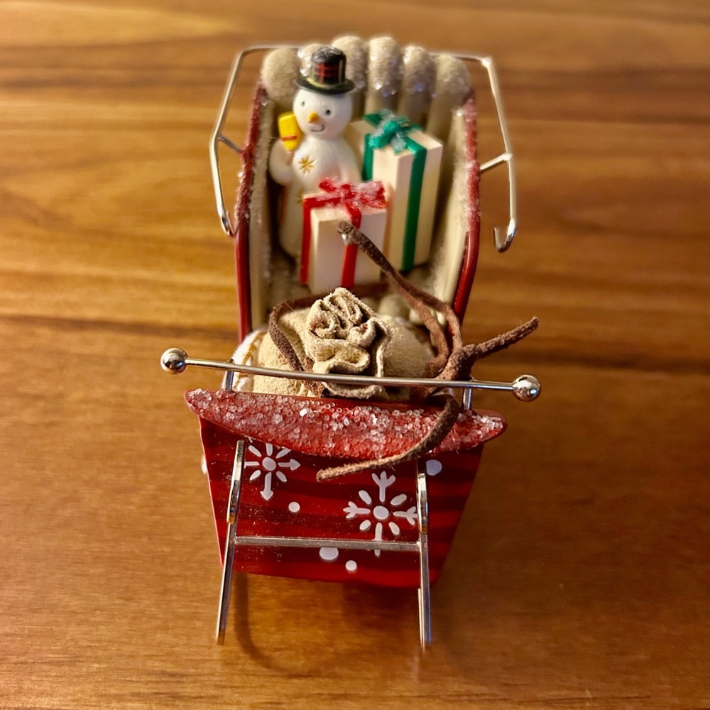 2003 Hallmark Keepsake Ornament "Santa's Magic Sleigh - Picture 4 of 6